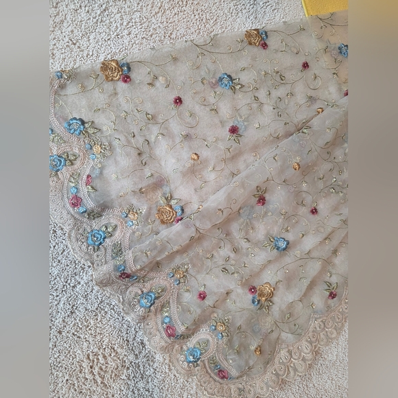 Authentic Official MARIA.B-MBROIDERED - Mustard Maxi Dress With Organza Duppata - Picture 7 of 14